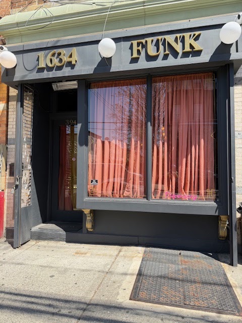 1634 Funk photo 1