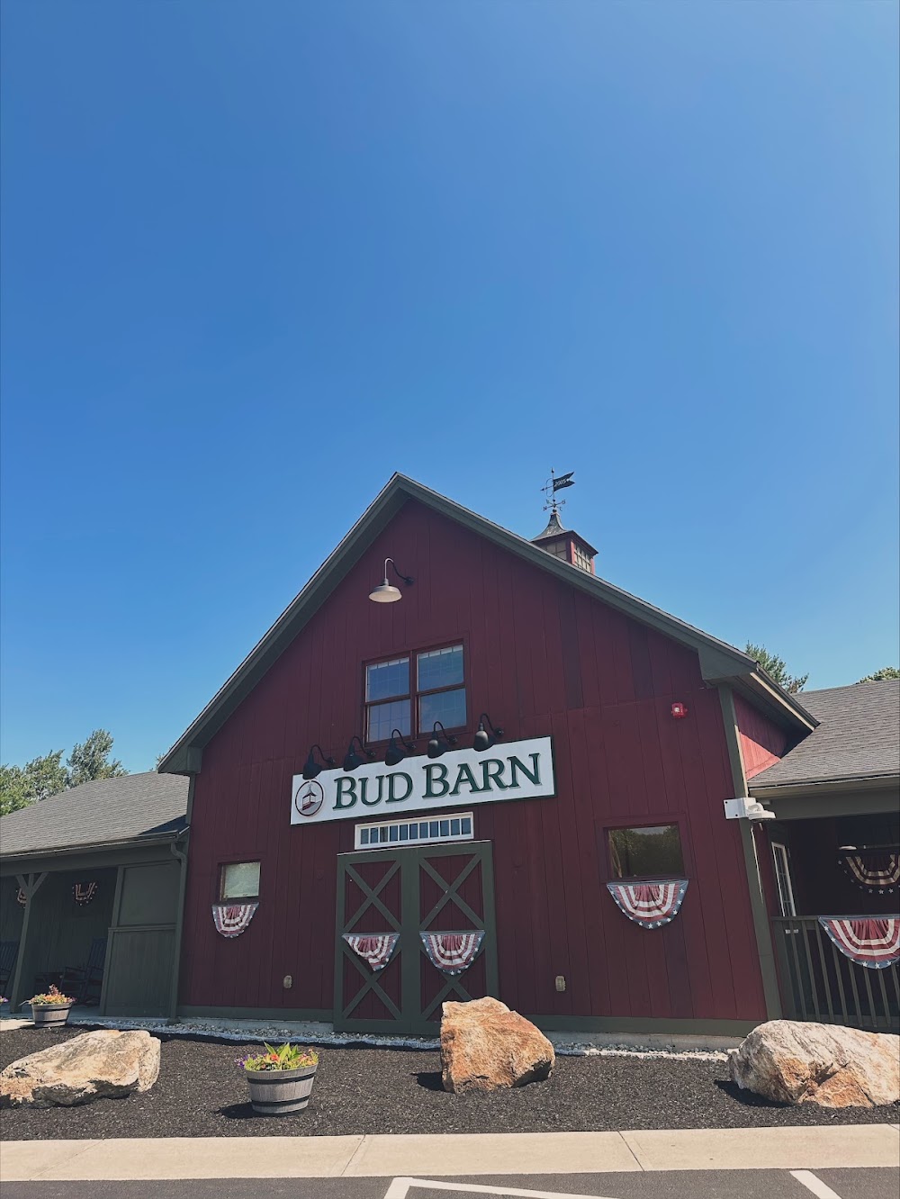 Bud Barn photo 1