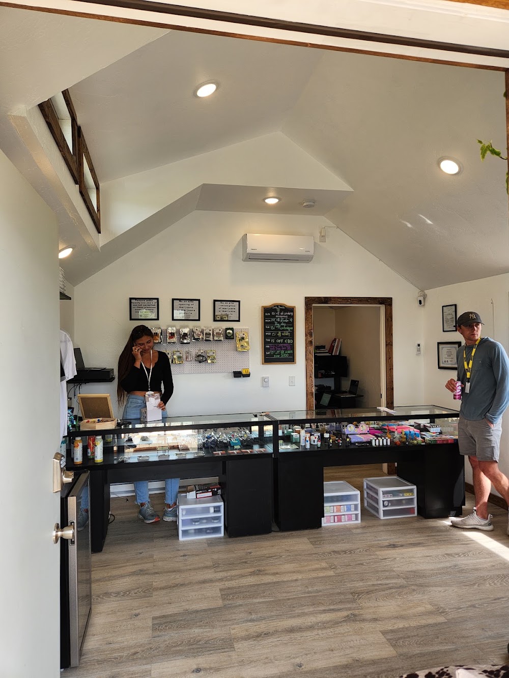 406 Organix - Whitehall photo 1