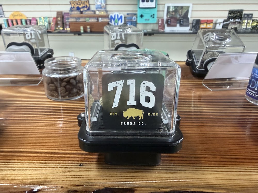 716 Cannabis photo 7