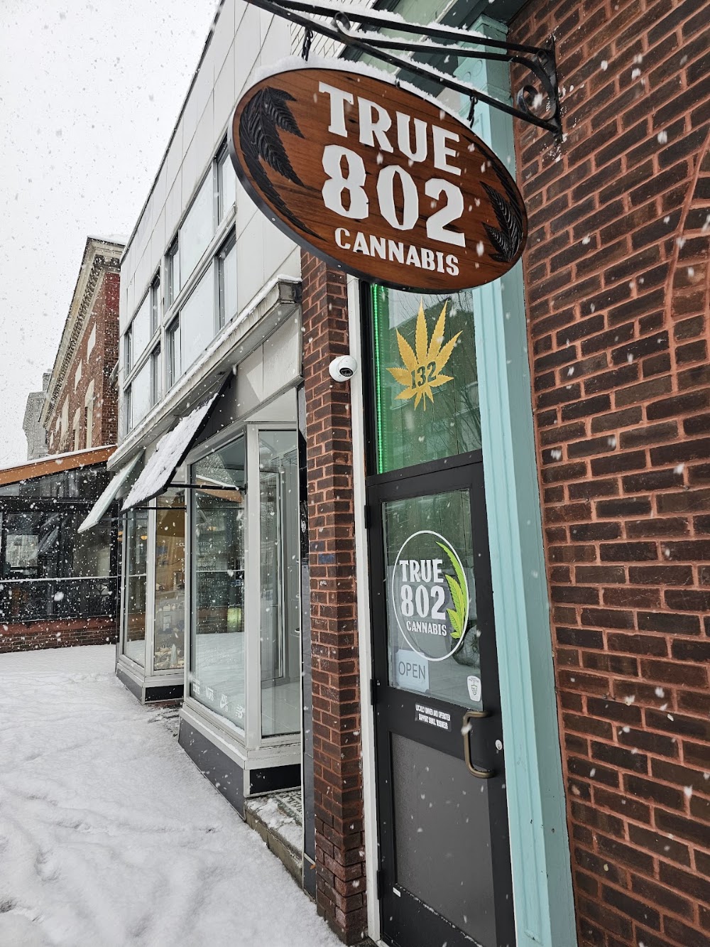 True-802 Cannabis photo 1