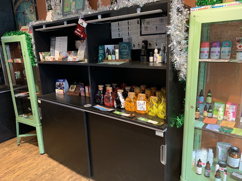 Bernie's Universal Dispensaries photo 4
