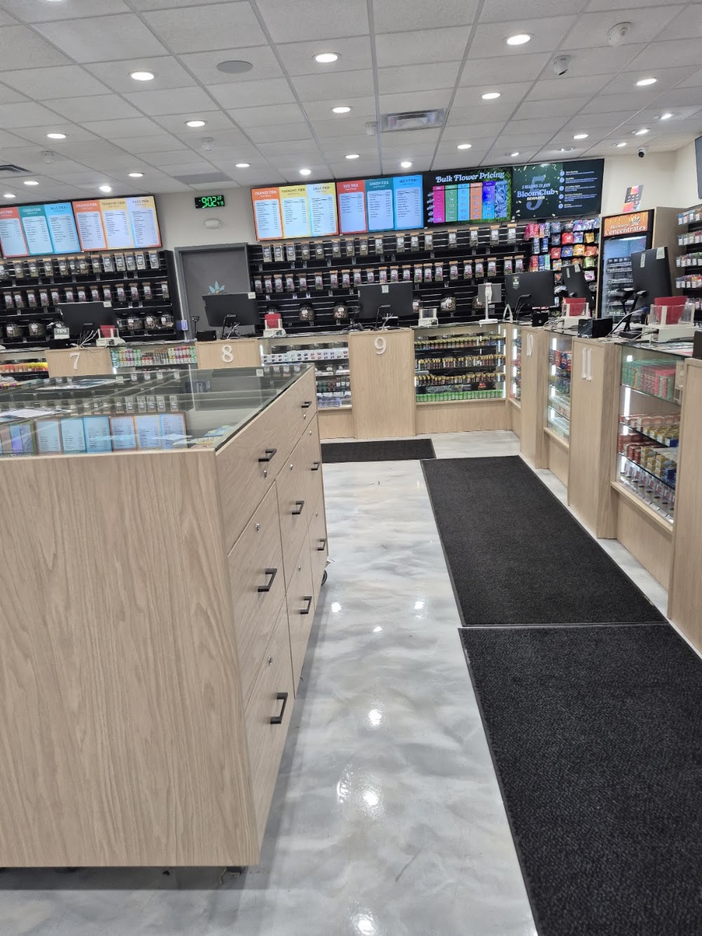 Bloomery Cannabis Mt. Clemens photo 8