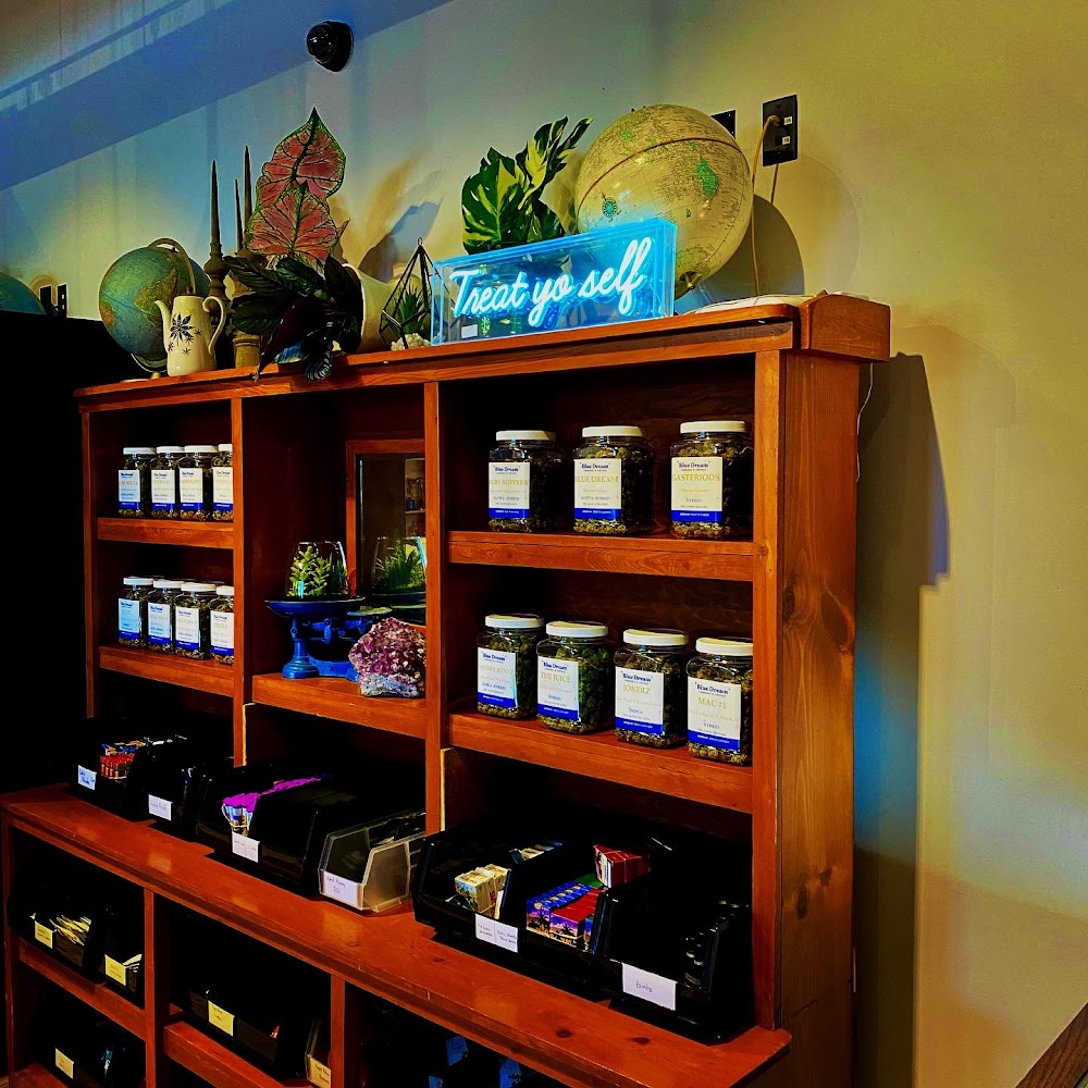 Blue Dream Cannabis & Vintage photo 7