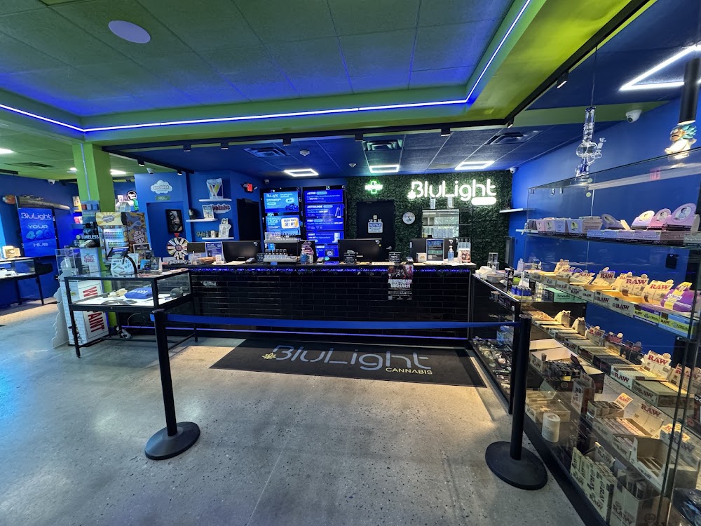 Blulight Cannabis photo 3