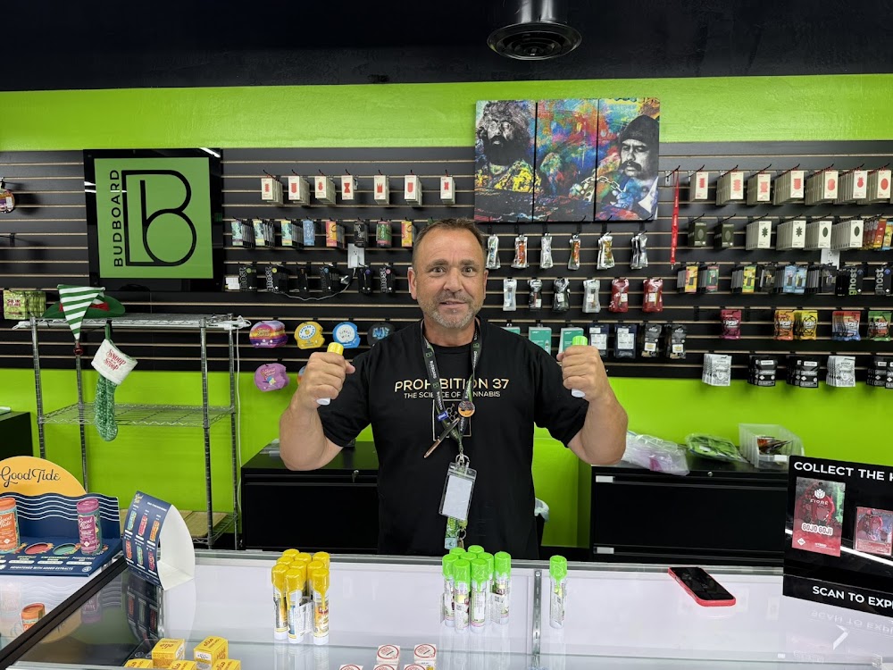 Bud Board Dispensary - Smoke Shop & Lounge photo 2