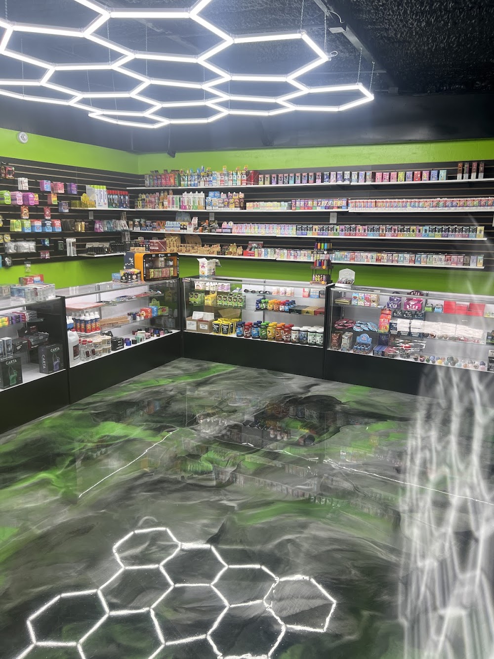 Bud Board Dispensary - Smoke Shop & Lounge photo 3