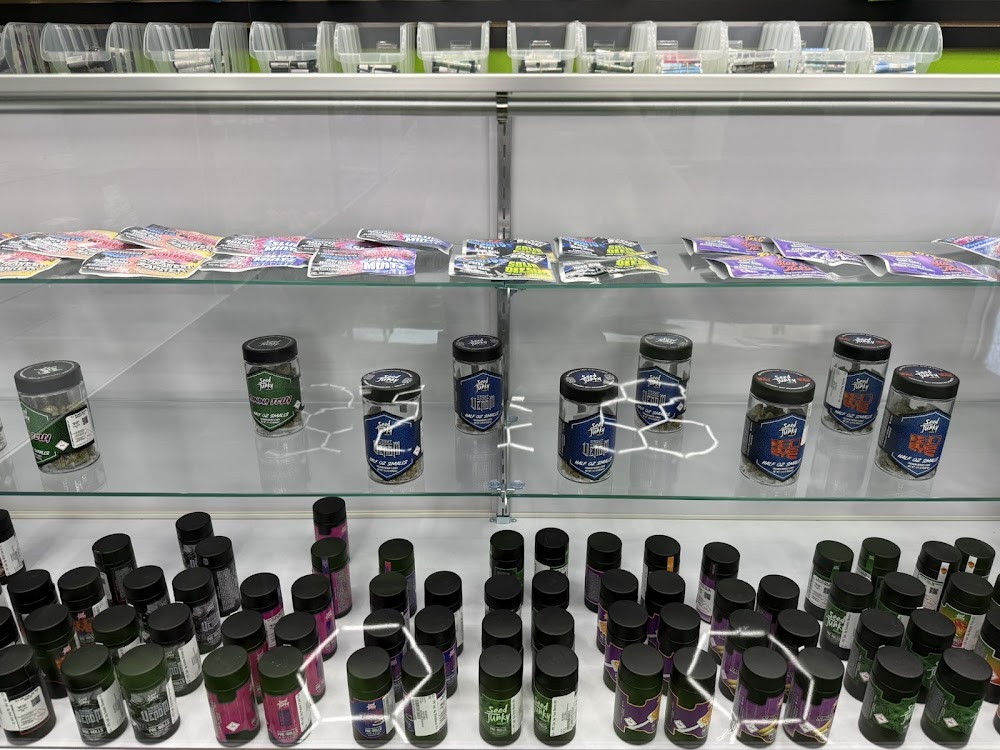 Bud Board Dispensary - Smoke Shop & Lounge photo 4