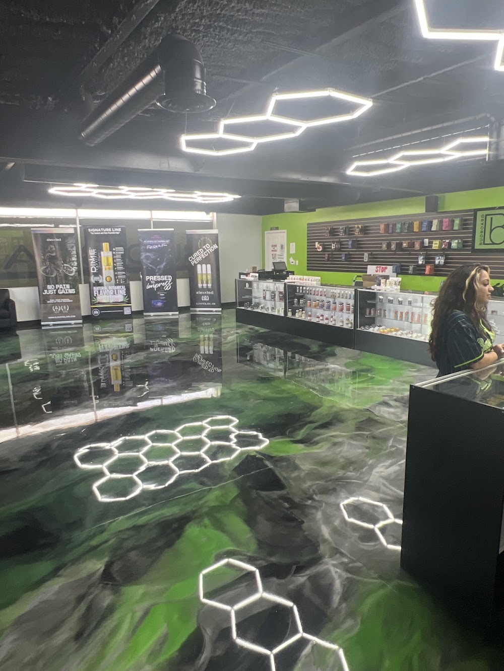Bud Board Dispensary - Smoke Shop & Lounge photo 6