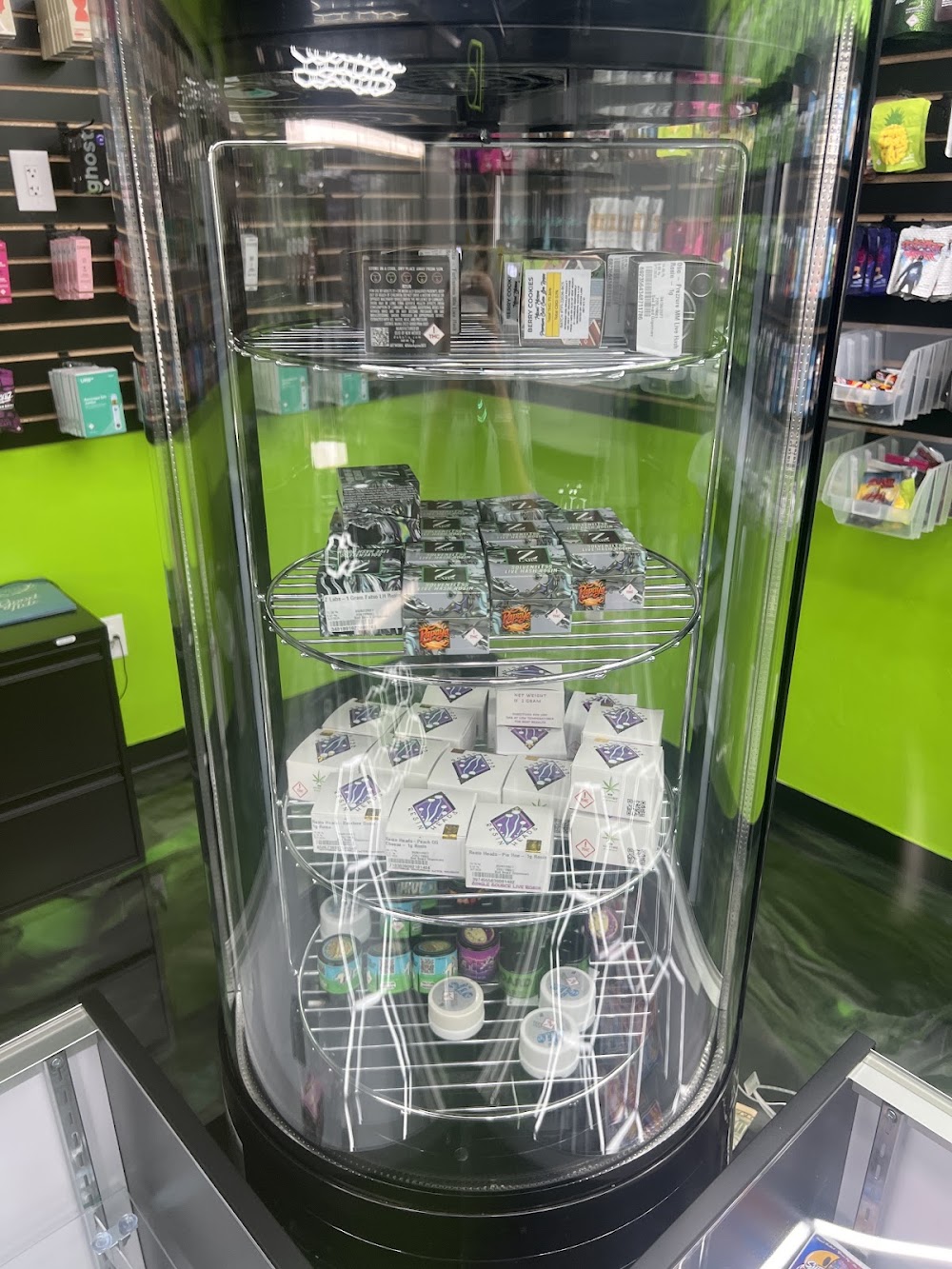Bud Board Dispensary - Smoke Shop & Lounge photo 7