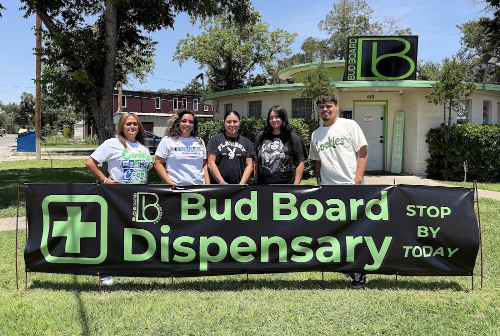 Bud Board Smoke Shop & Dispensary - Canyon photo 2