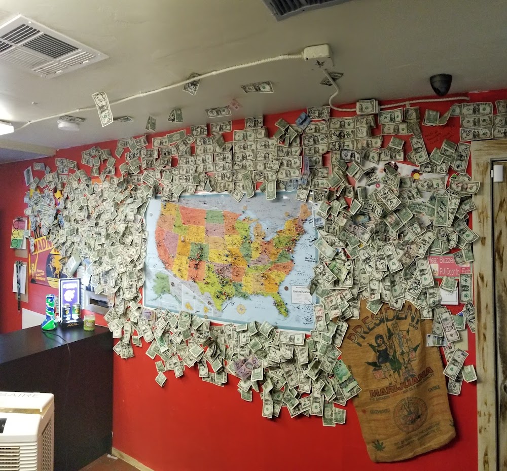 Bud Hut photo 3