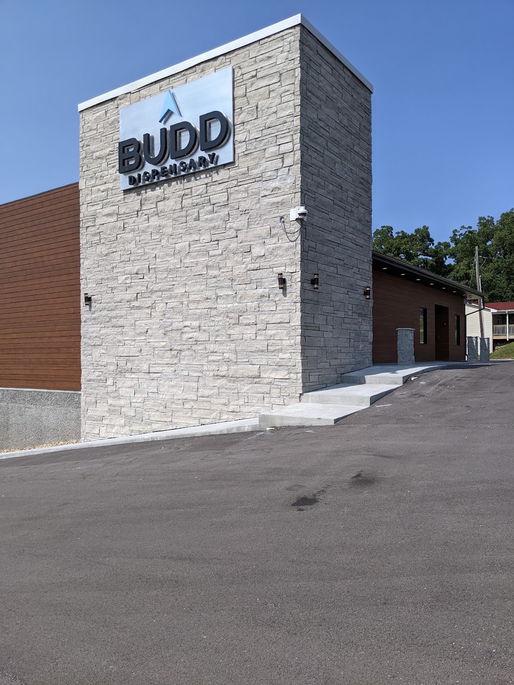 Budd Dispensary - Sunrise Beach photo 3