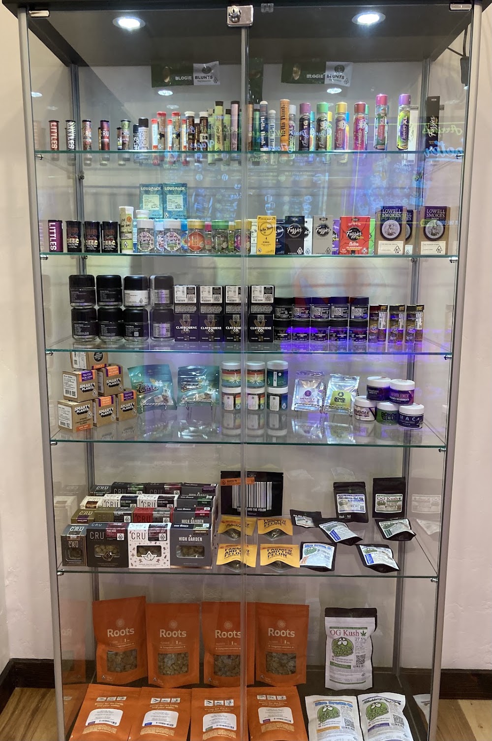 Cannabis 21+ photo 4