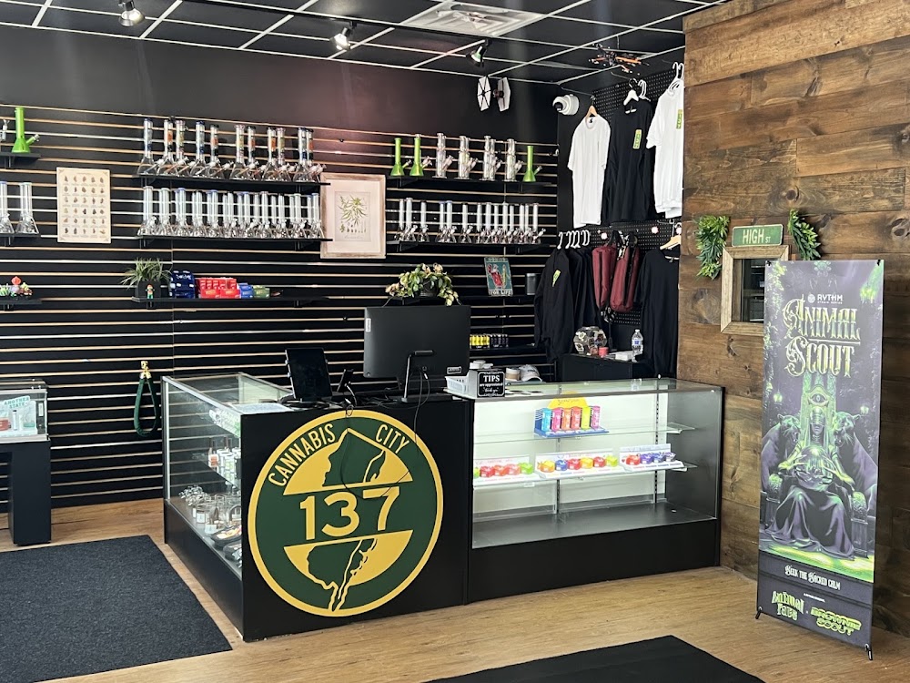 Cannabis City Dispensary 137 photo 8
