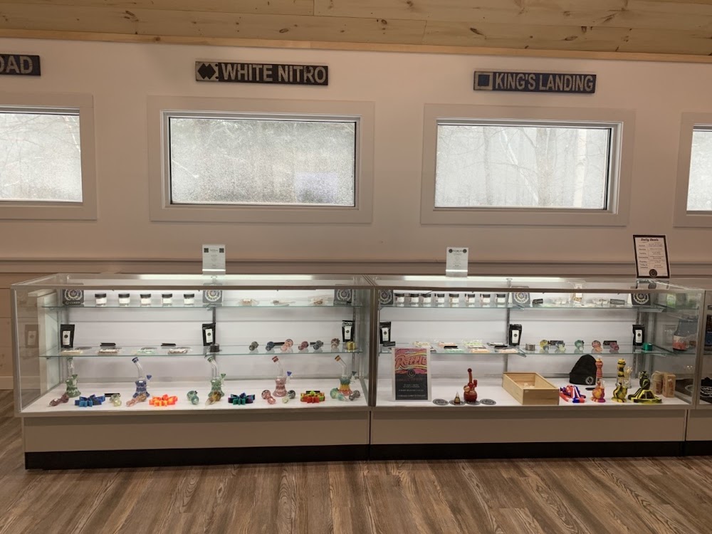 Cannabis Cured Retail photo 5