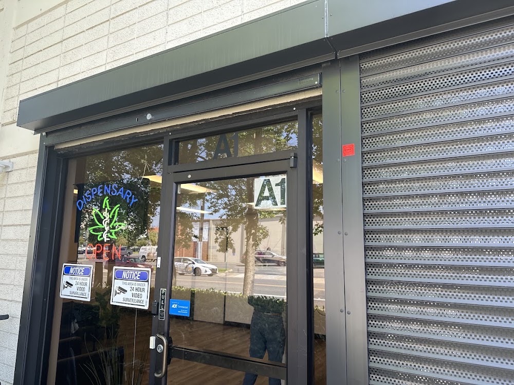 Canntinas Cannabis Company photo 1