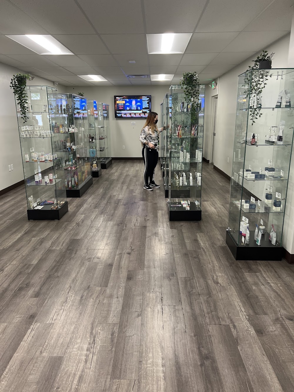 Canntinas Cannabis Company photo 3