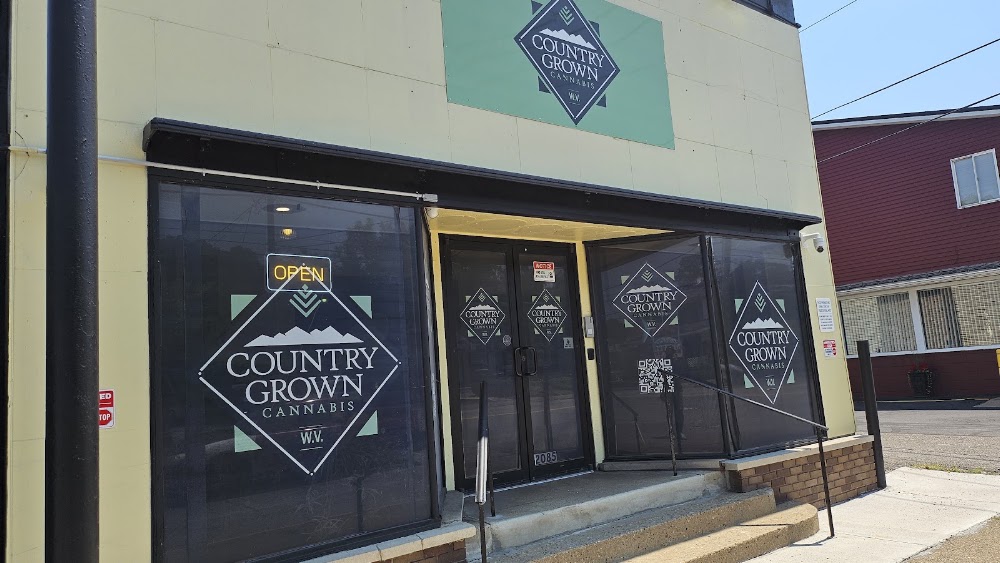 Country Grown Cannabis - Wheeling photo 3
