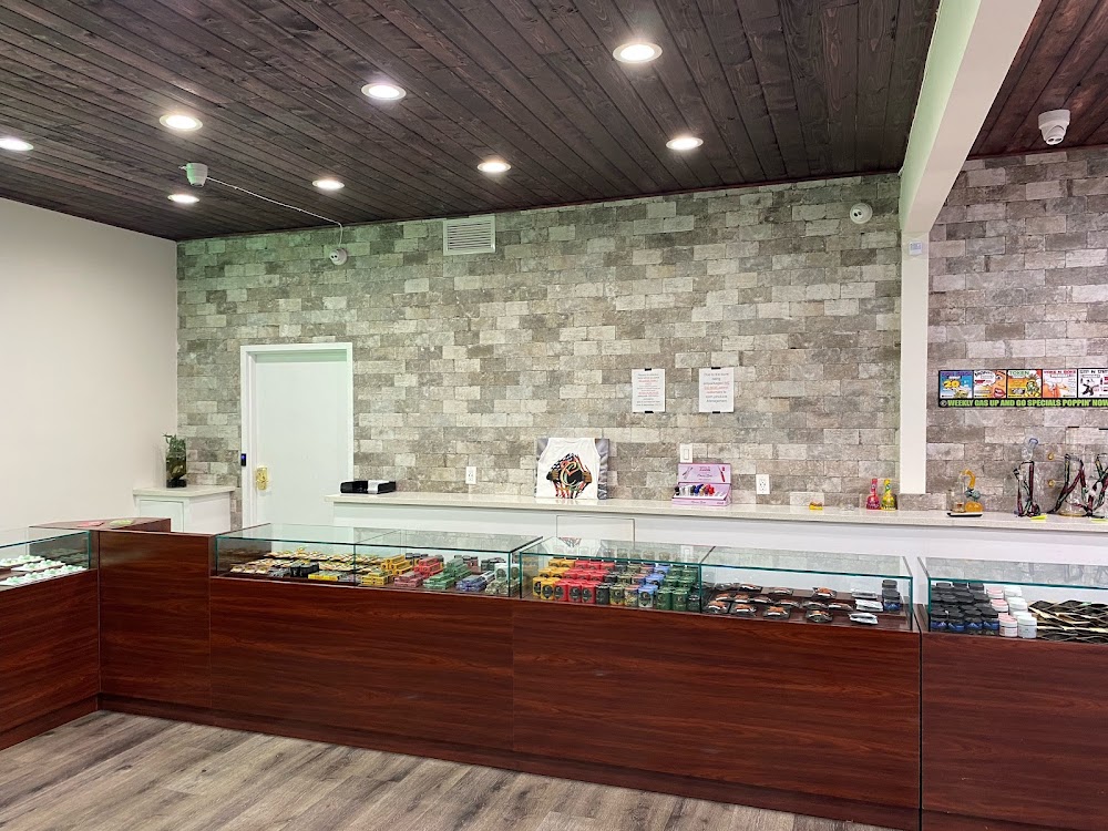 Crenshaw Holistic Caregiver, California Cannabis photo 3