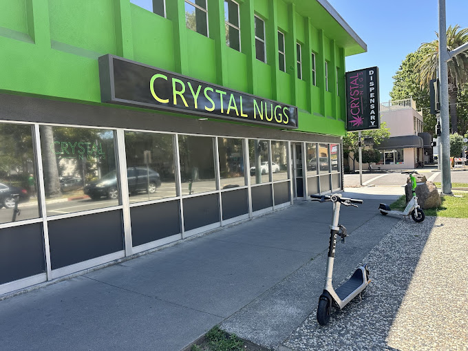Crystal Nugs Shop photo 1