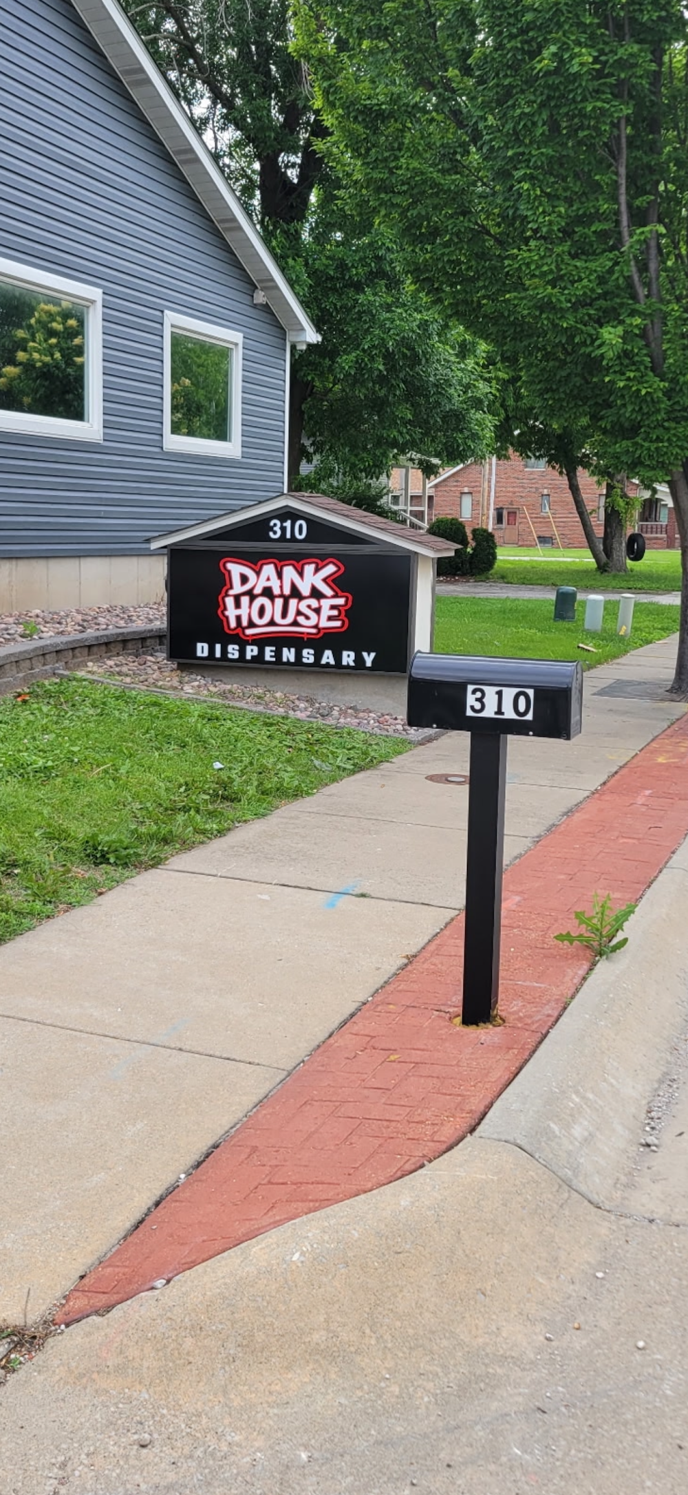 Dank House photo 1