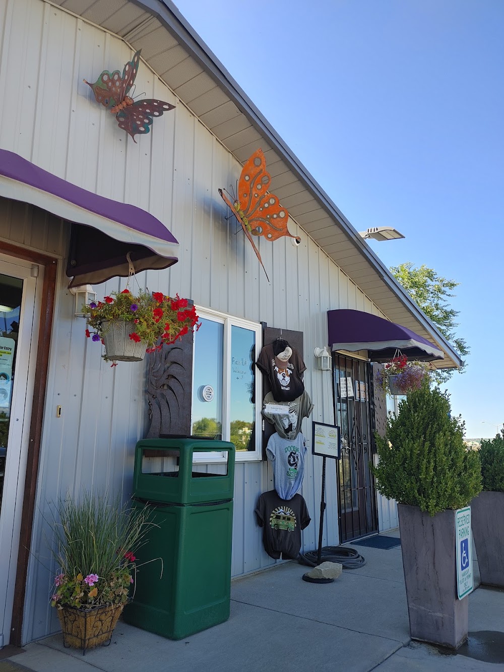 Doobie Sisters Dispensary photo 7