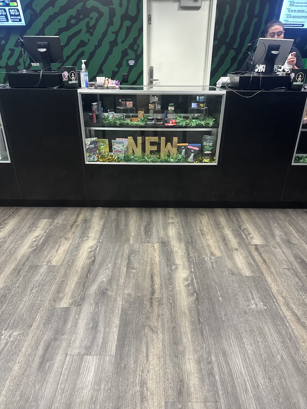 Dr. Greenthumb's Fresno photo 8