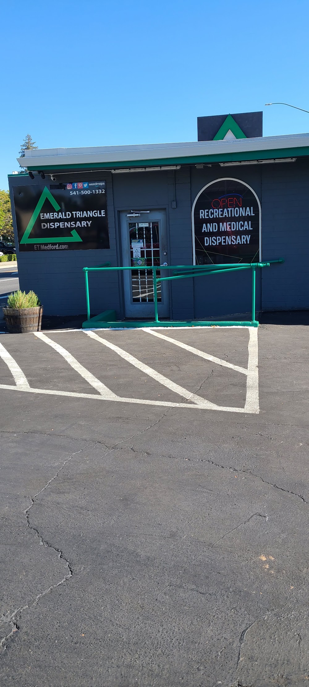 Emerald Triangle Dispensary photo 7