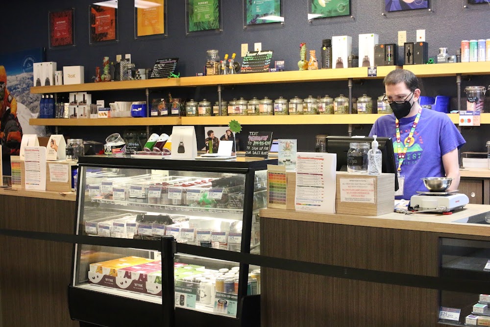 Everest Cannabis CO - Far Northeast Heights photo 8