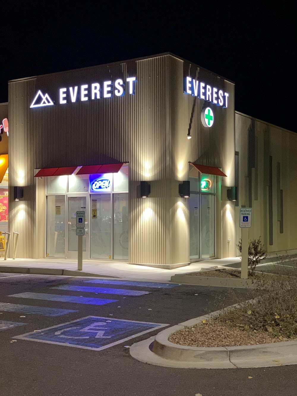 Everest Cannabis CO - Los Lunas photo 4