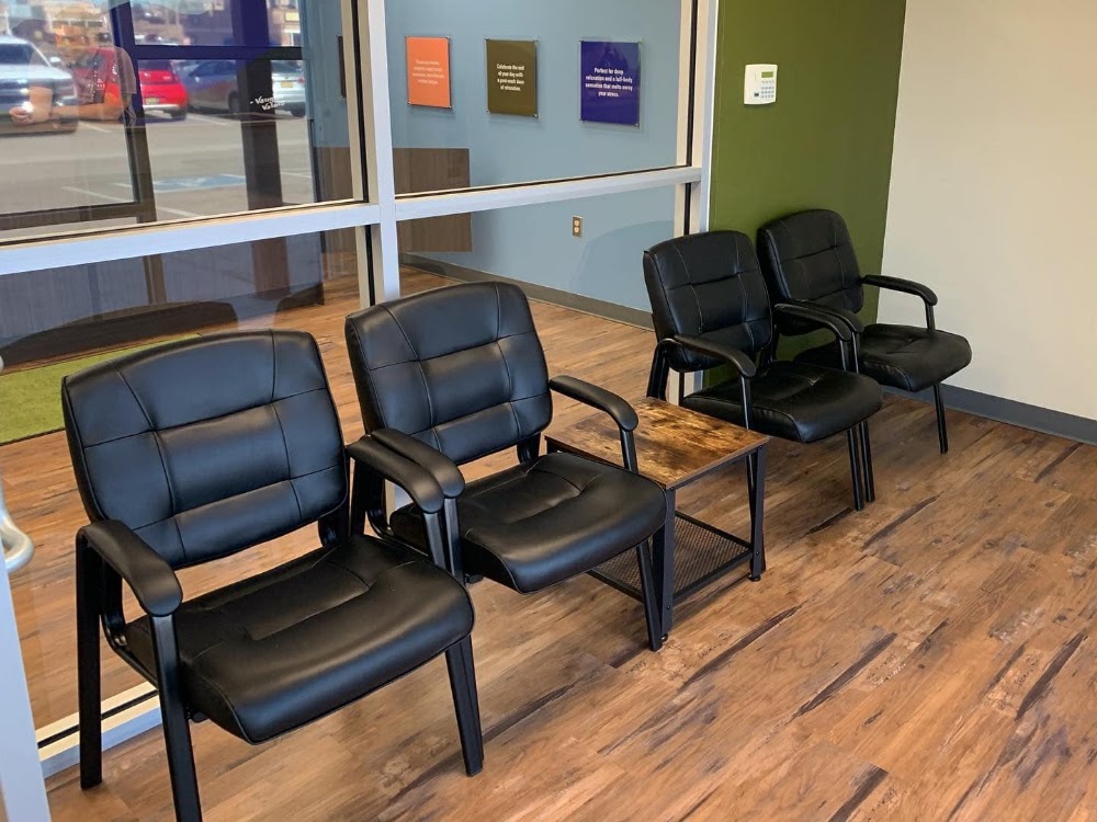 Everest Cannabis CO - Montano Plaza photo 3