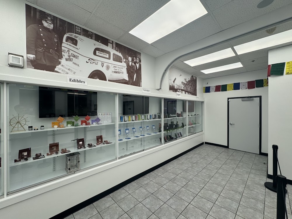 Everest Dispensary photo 2