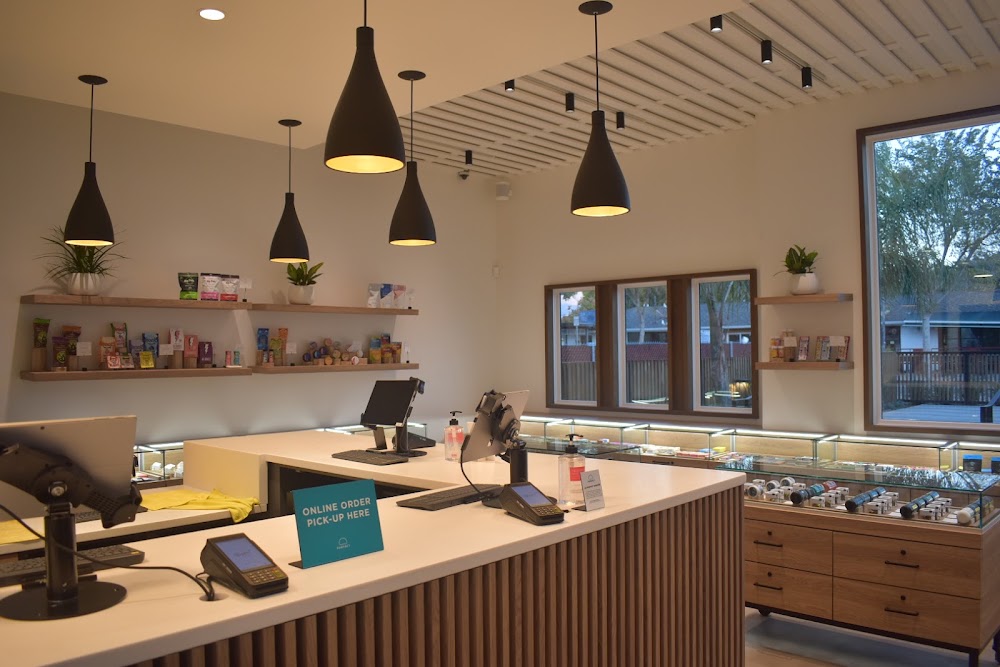 Farmacy Isla Vista photo 5