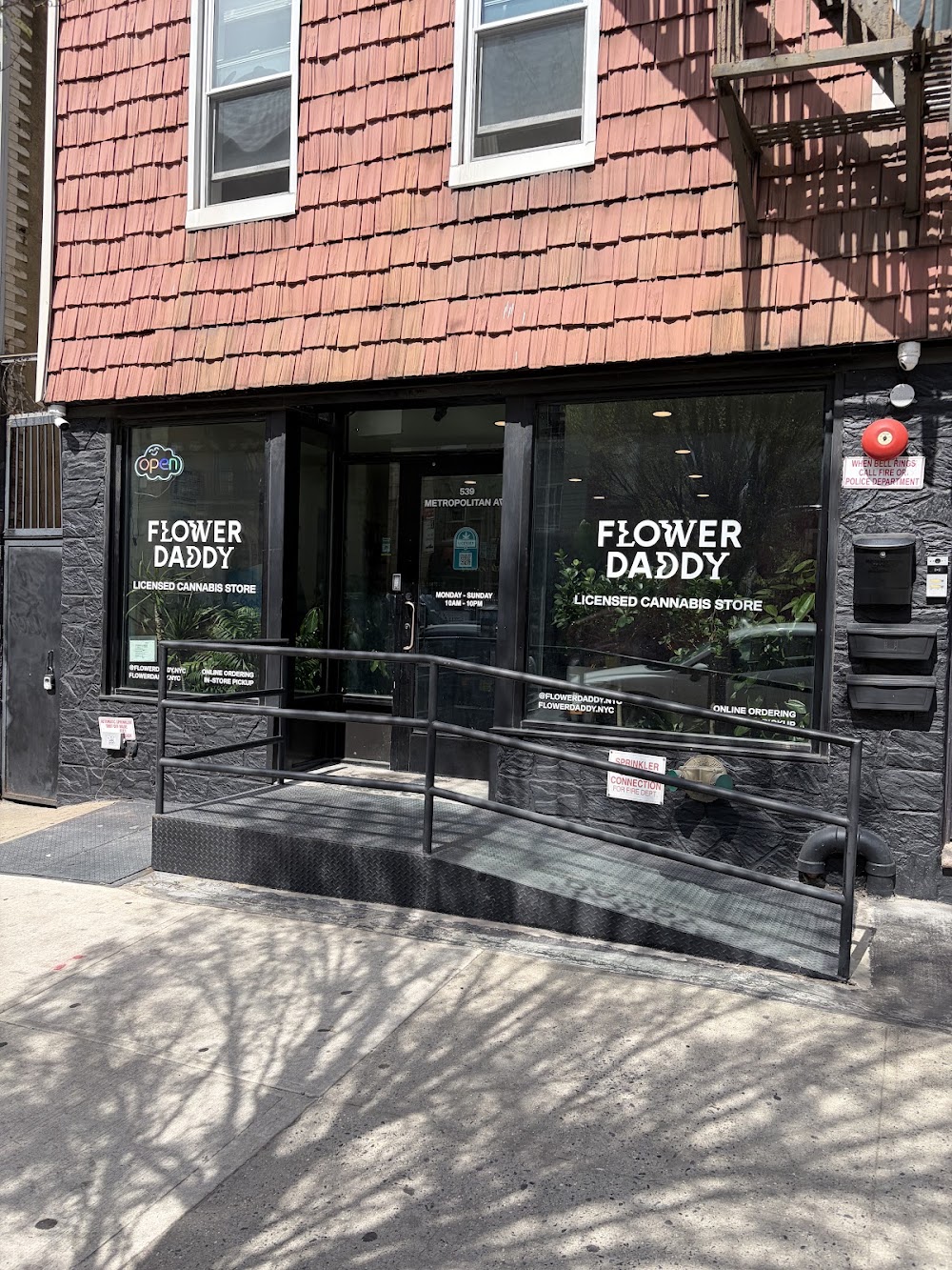 Flower Daddy photo 1