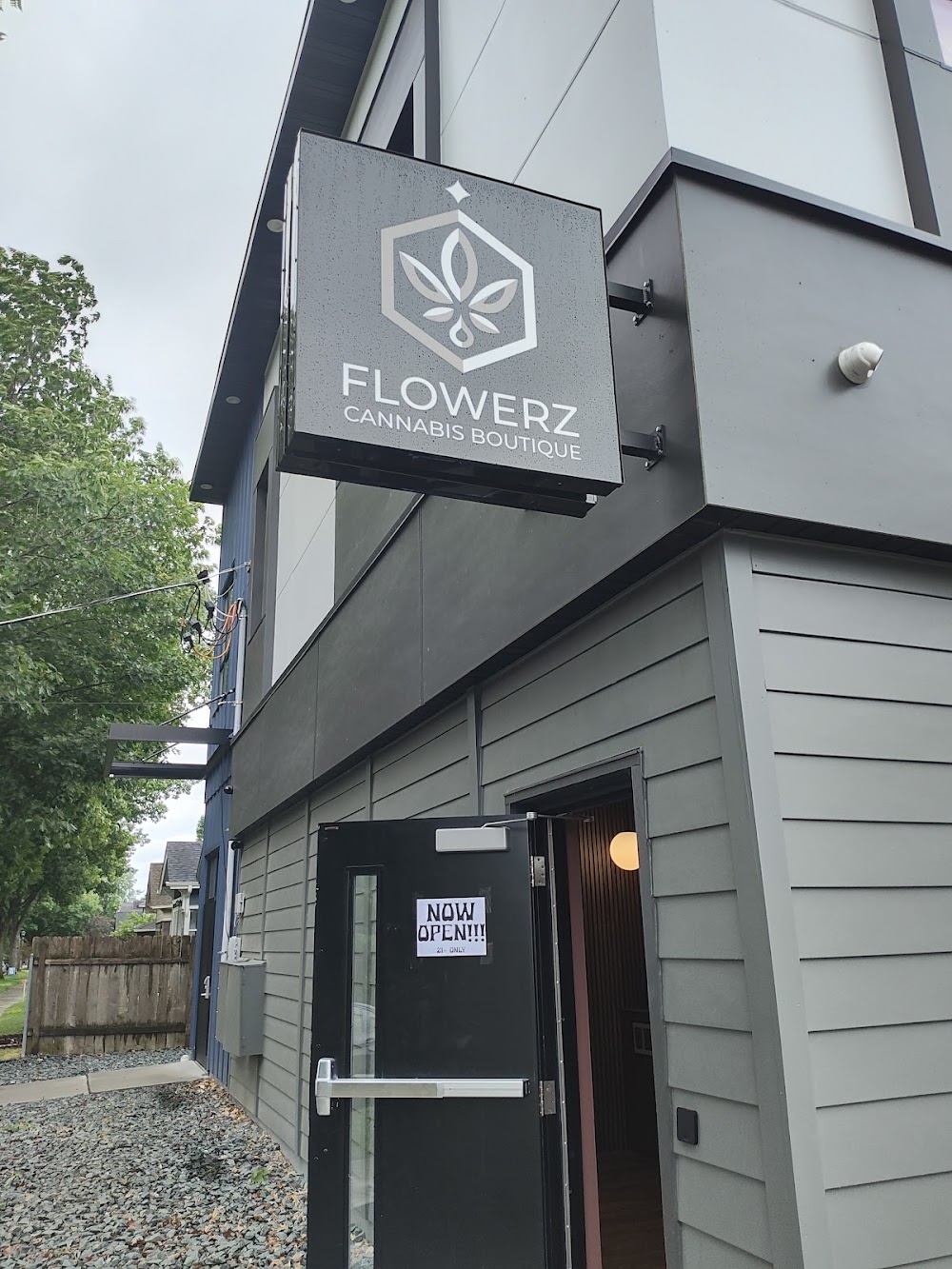 Flowerz Cannabis CO. photo 7