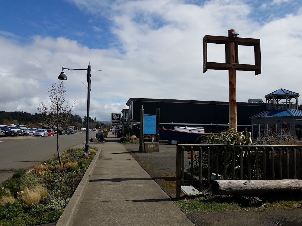 Freedom Market Ilwaco photo 4