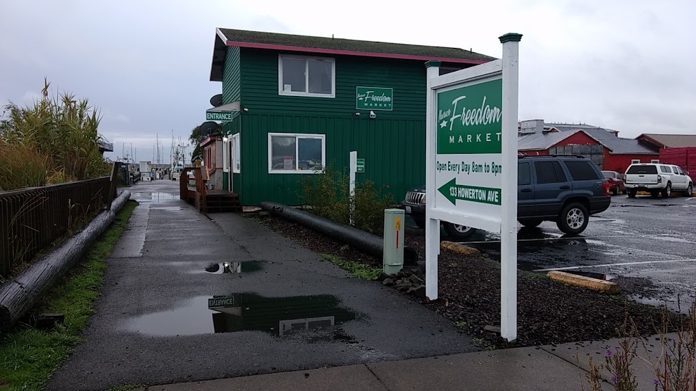 Freedom Market Ilwaco photo 6