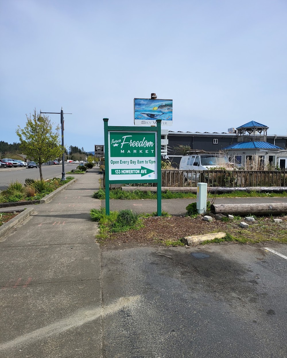 Freedom Market Ilwaco photo 7