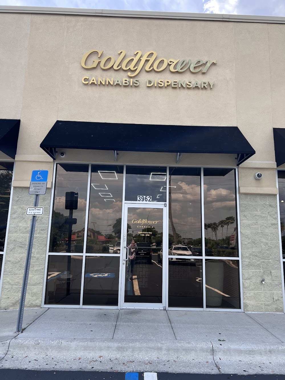 Goldflower Cannabis photo 1