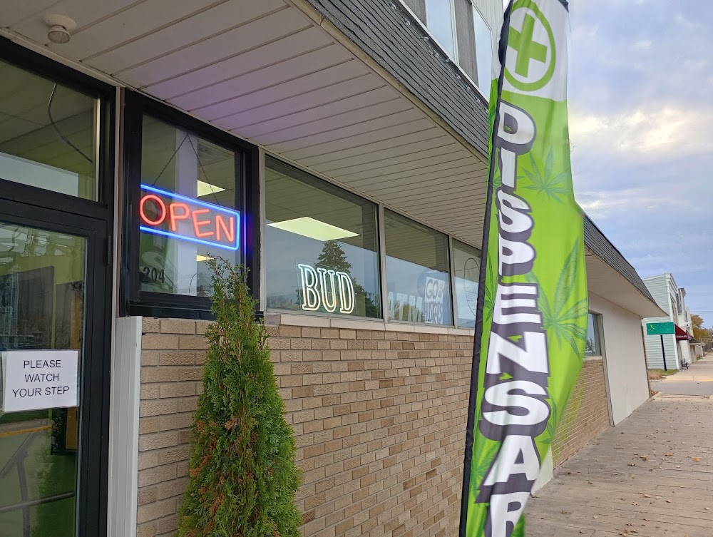 Greener Days Recreational Retail photo 5
