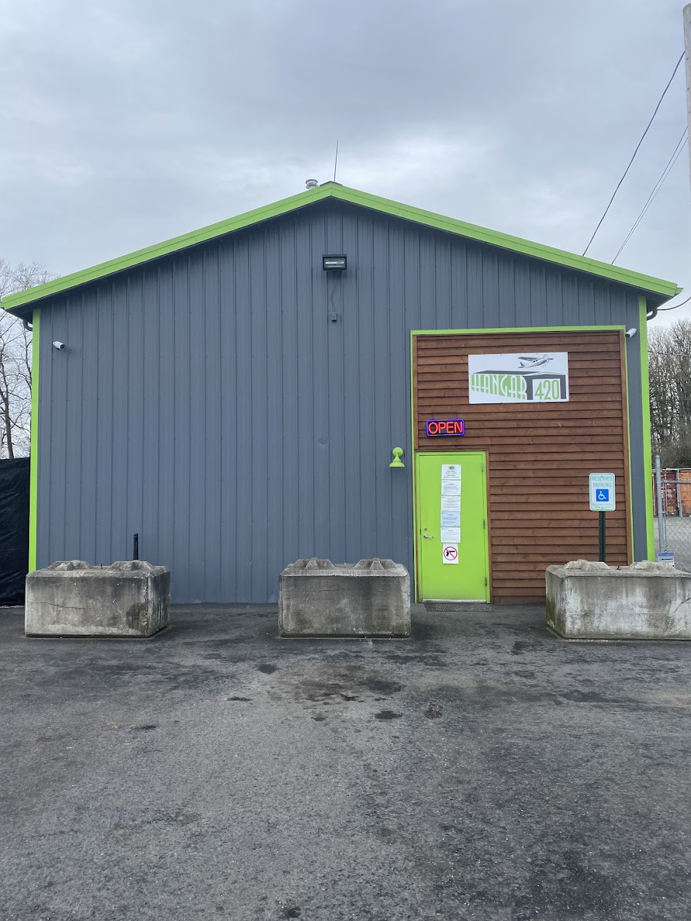 Hangar 420 Snohomish photo 1