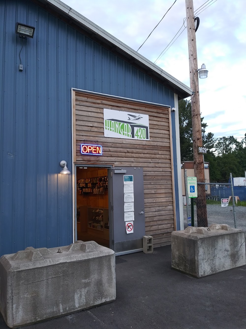 Hangar 420 Snohomish photo 3