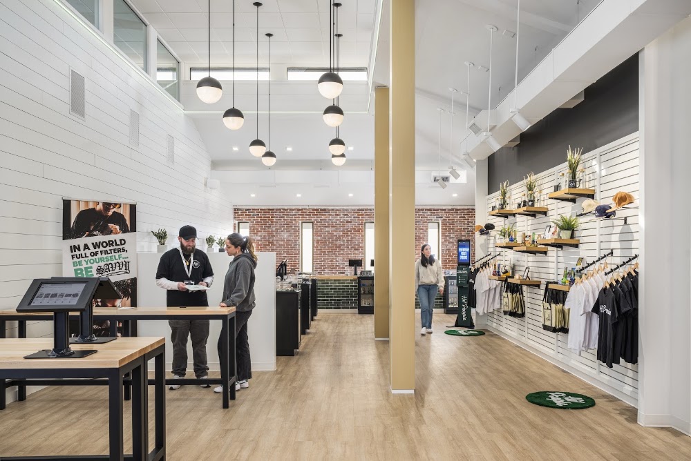 Hi People Cannabis Market photo 1