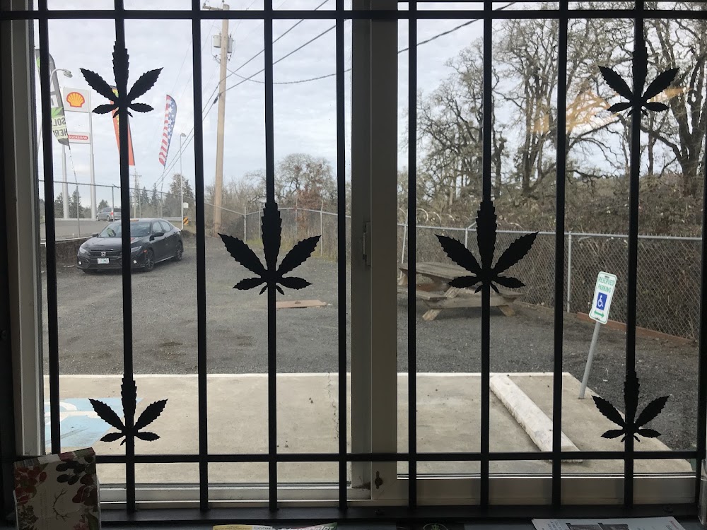 High 5 Cannabis photo 3