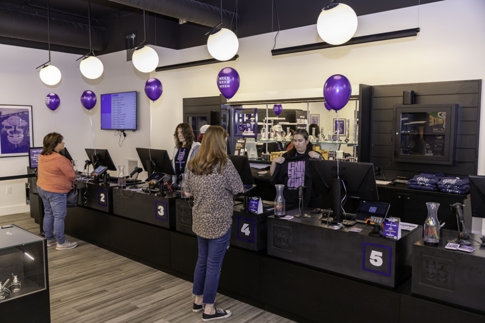 High Profile Cannabis Shop photo 4