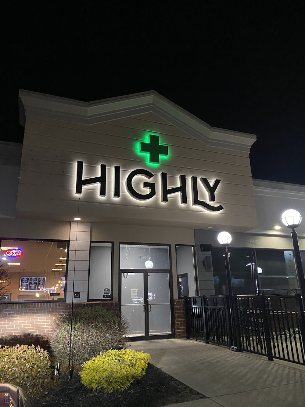 Highly Cannaco Auburn Retail photo 4