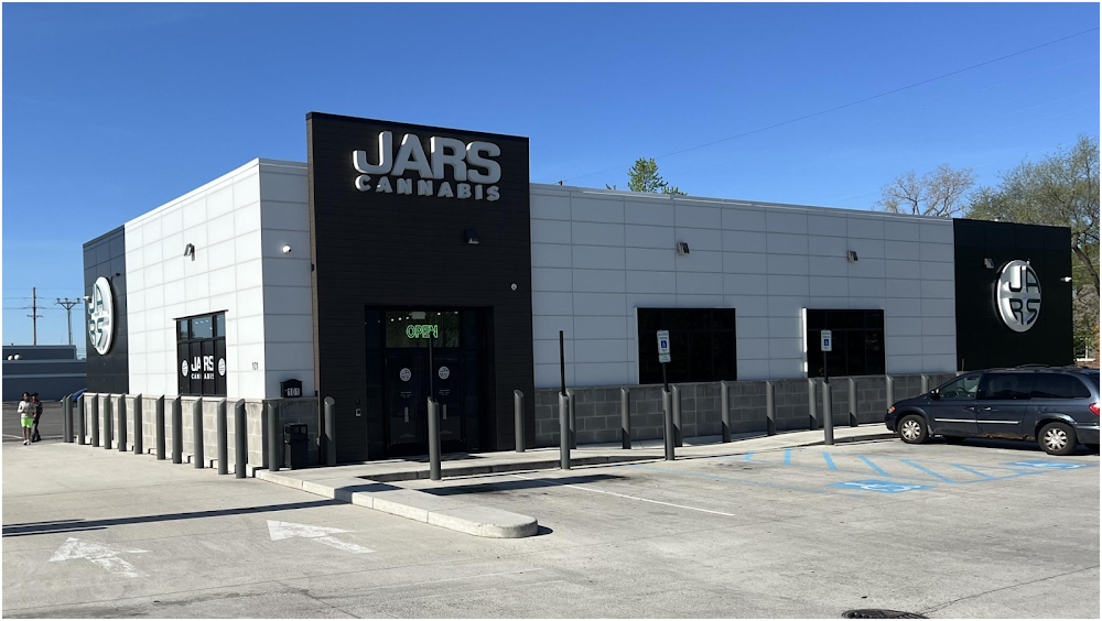 Jars Cannabis photo 1