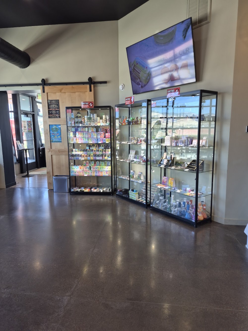 Kingston Cannabis Company photo 8