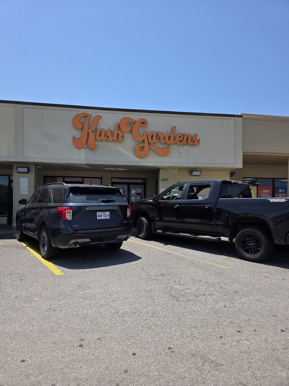 Kush Gardens - Lawton photo 4